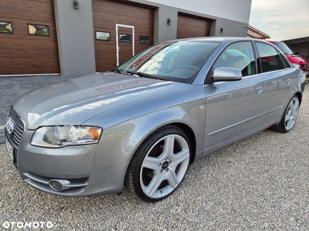 Audi A4 Limousine - 4