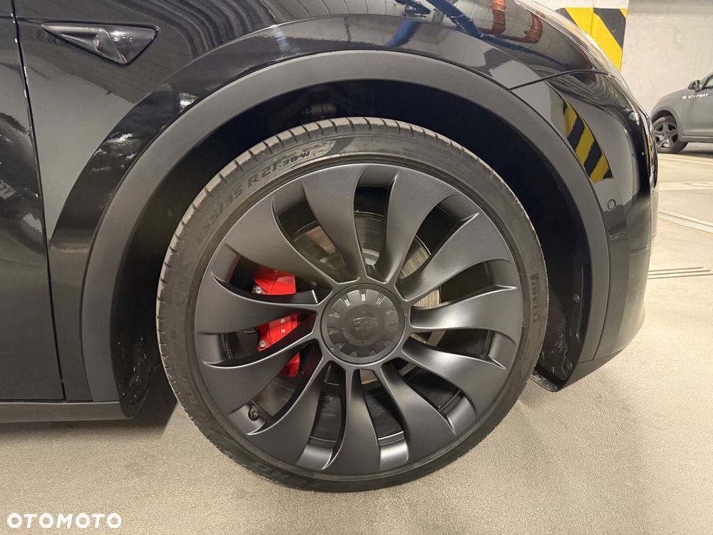 Tesla Model Y Performance AWD - 33