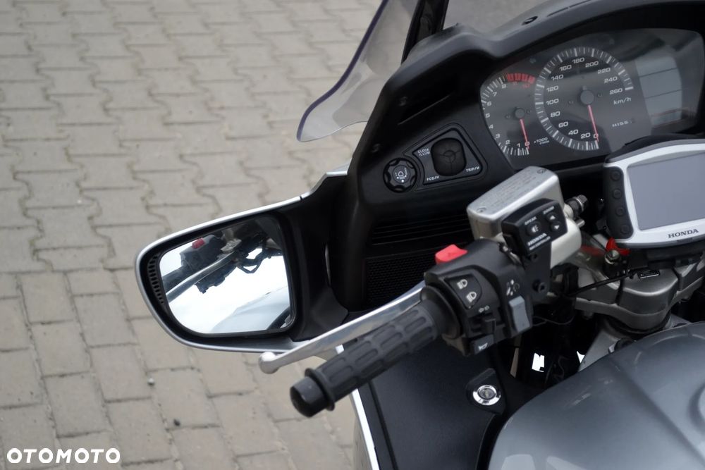 Honda ST - 30