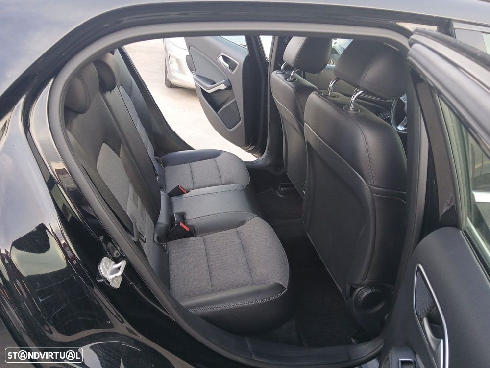 Mercedes-Benz GLA 200 (CDI) d 7G-DCT - 12