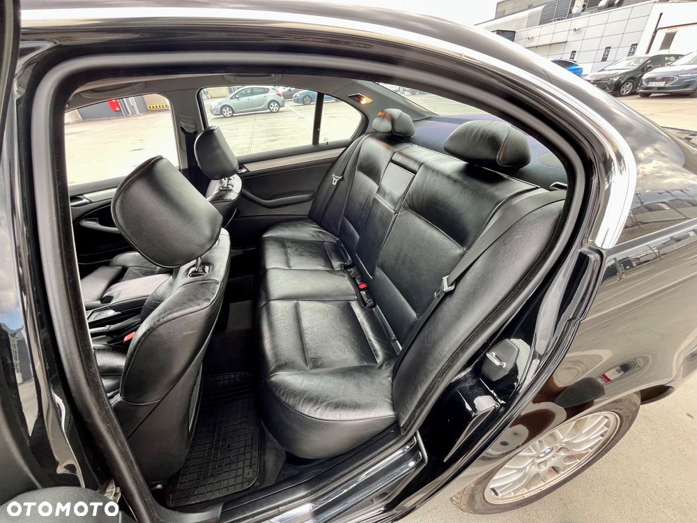 BMW Seria 3 320i - 12