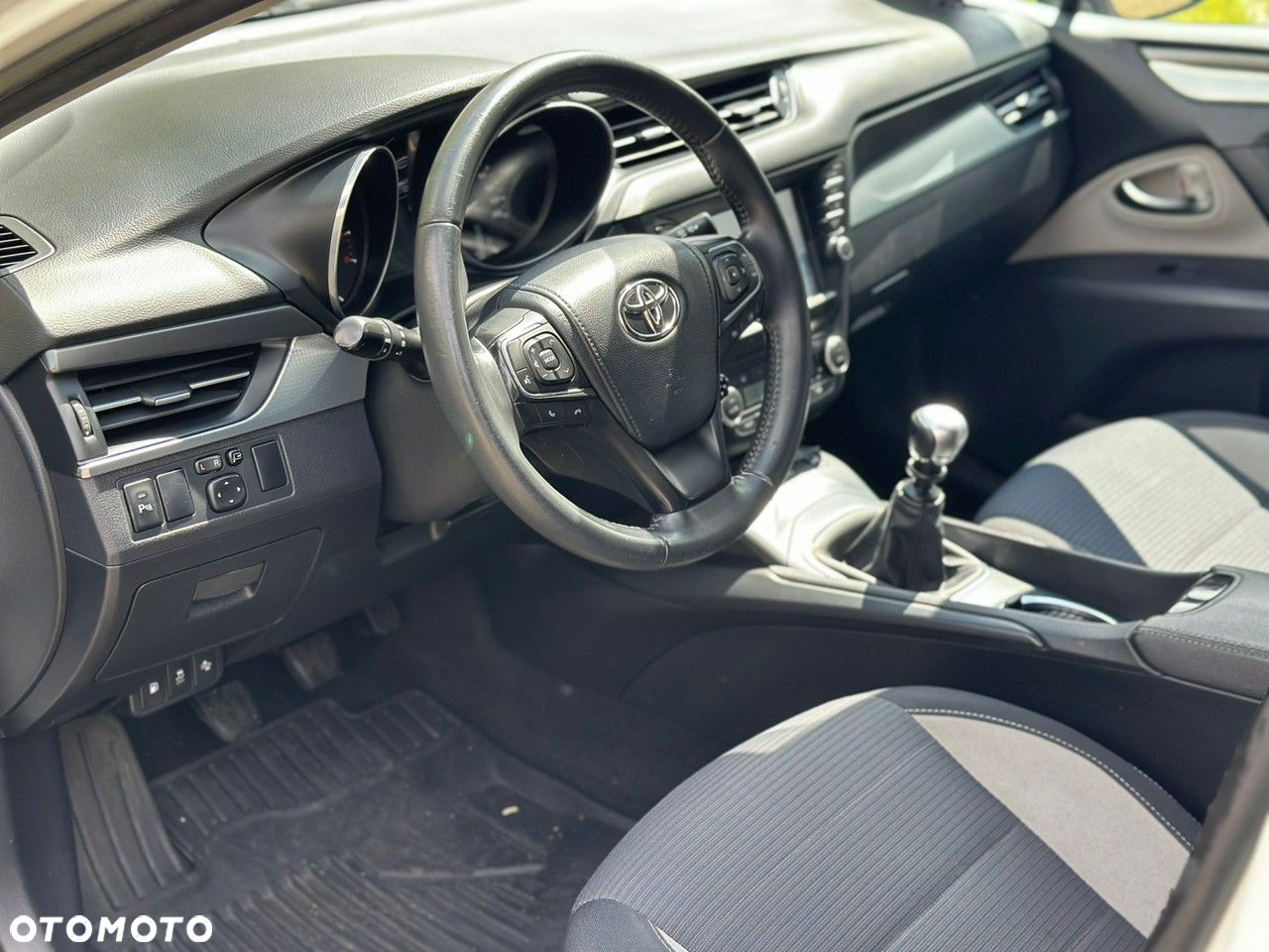 Toyota Avensis Touring Sports 1.8 Edition S+ - 16