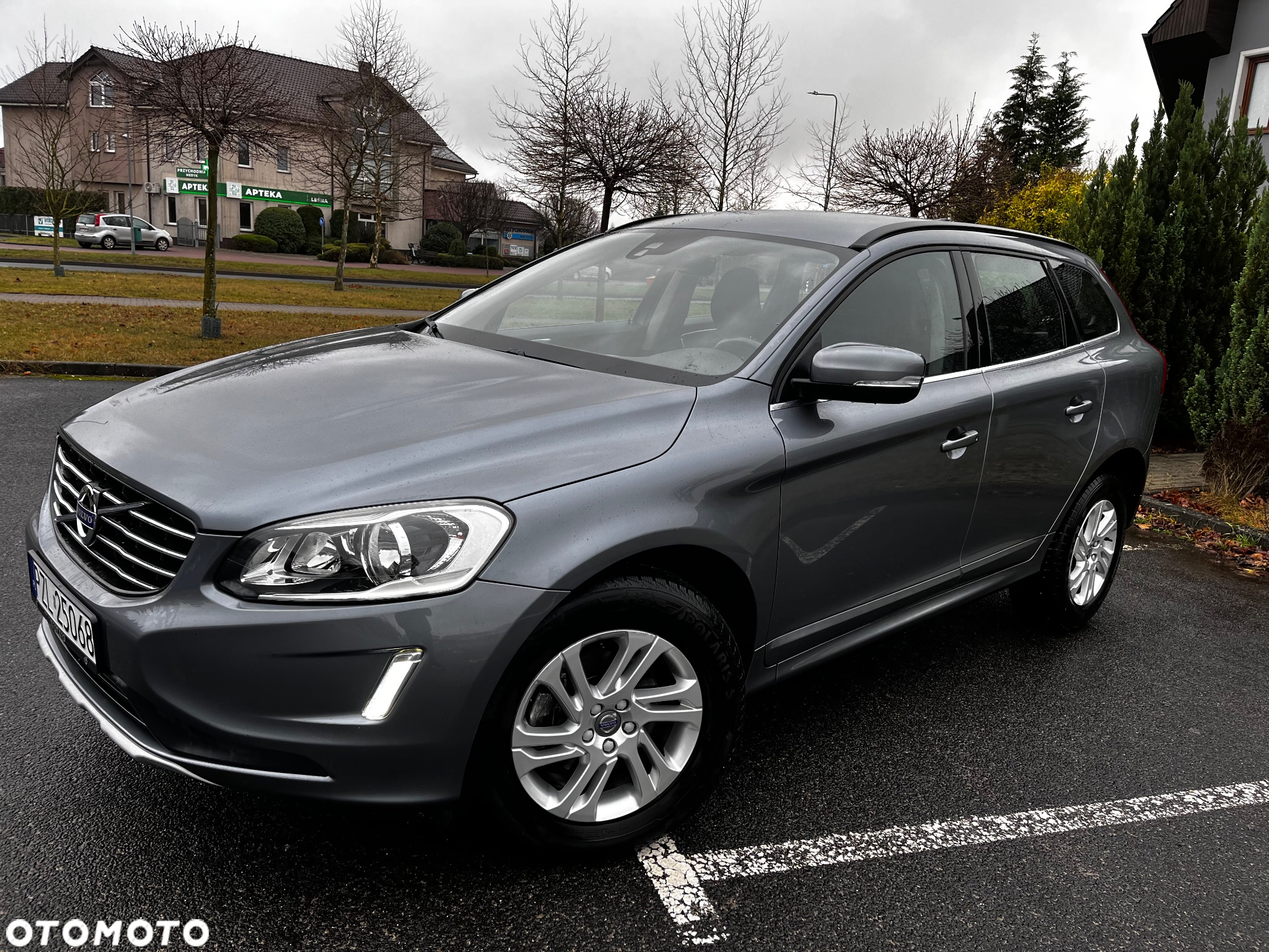 Volvo XC 60 D3 Drive-E Momentum - 4