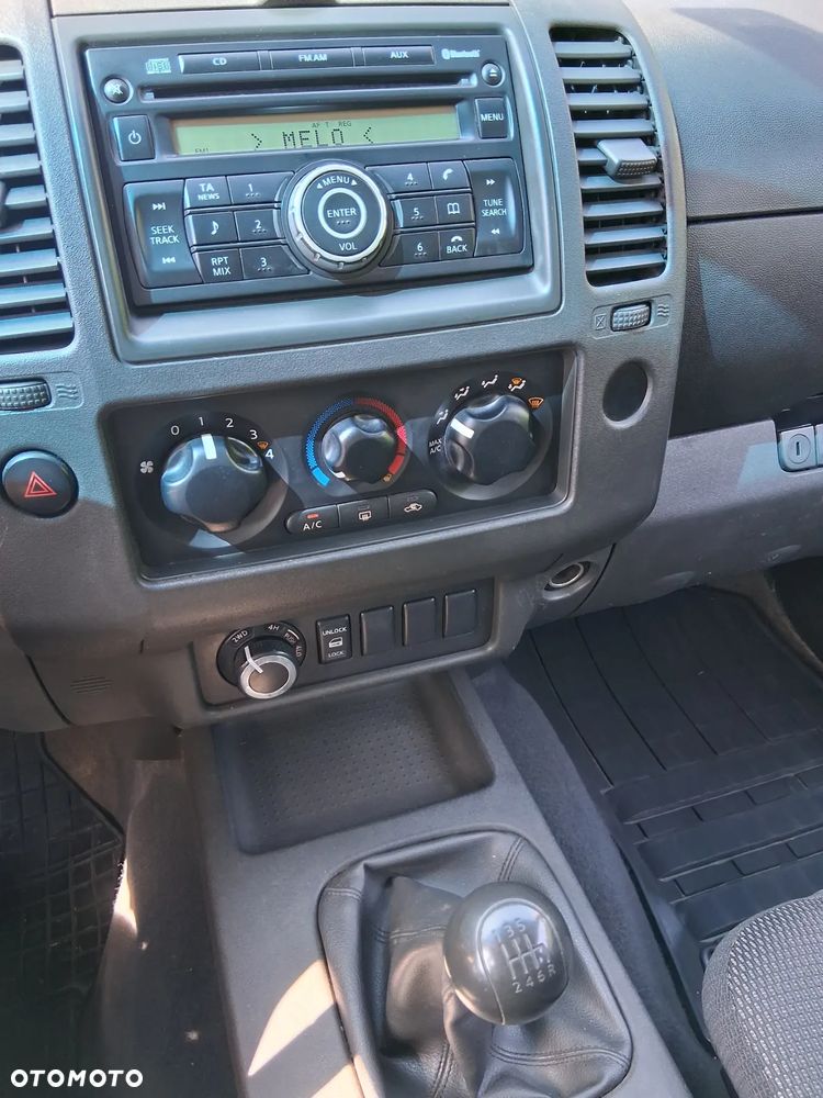 Nissan Navara 2.5 D FE Long - 12