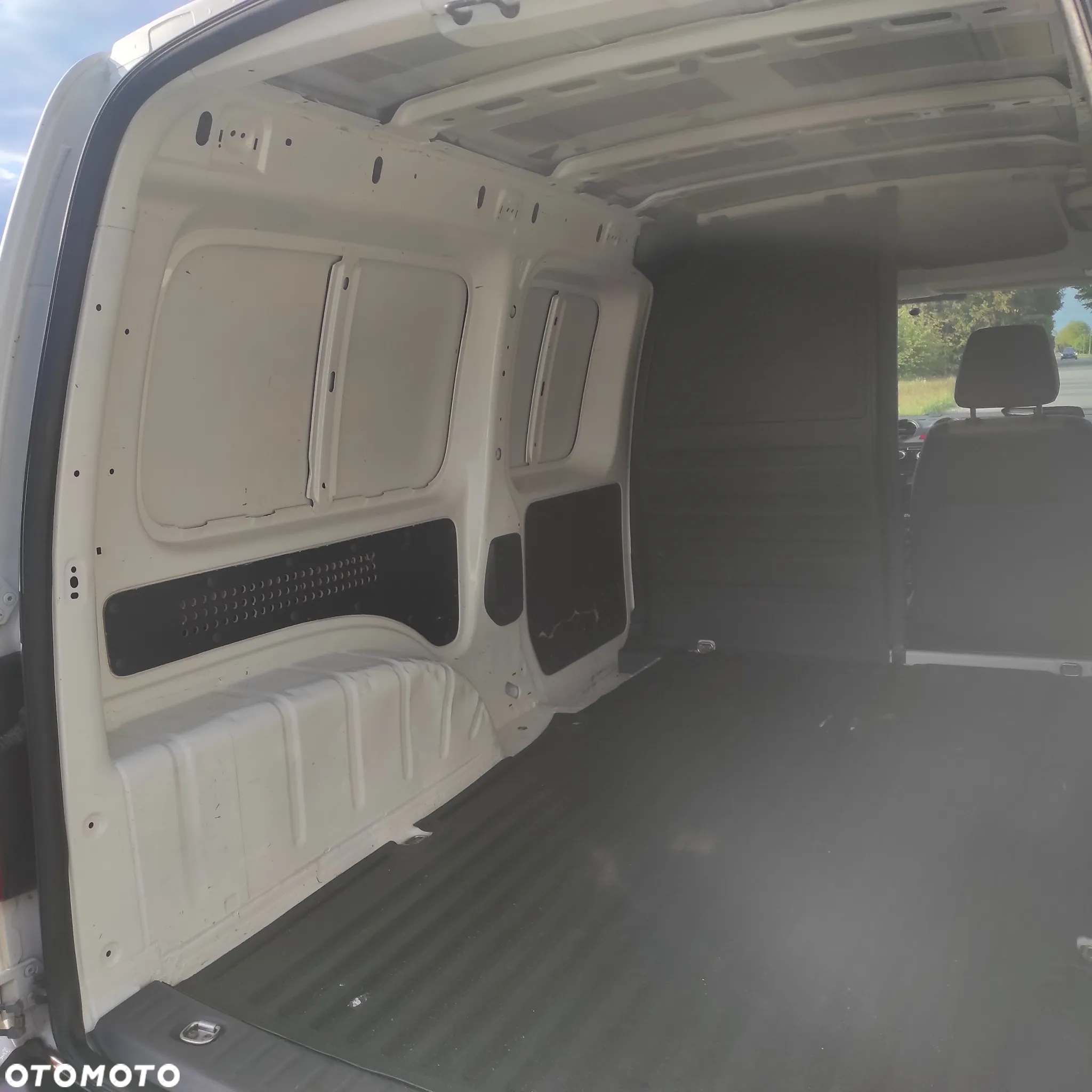Volkswagen Caddy - 13