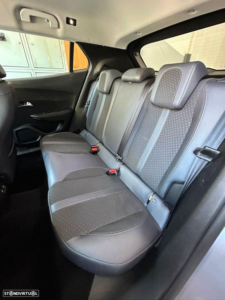 Peugeot 2008 1.2 PureTech Allure - 10