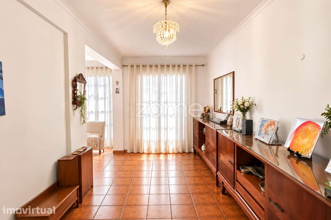 Apartamento T3 Espaçoso em Zona Nobre de Ponta Delgada - Grande imagem: 3/15