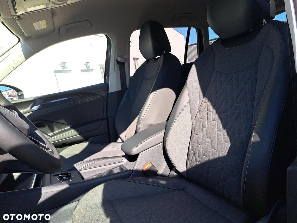 Volkswagen Tiguan - 11