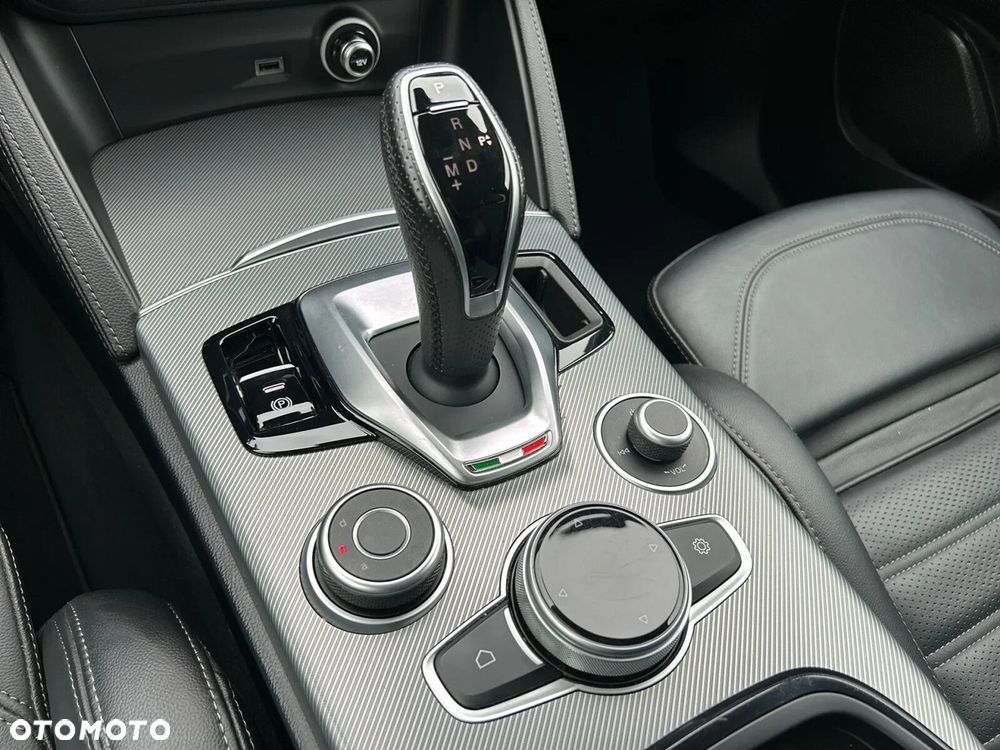 Alfa Romeo Stelvio 2.0 Turbo Veloce Q4 - 20