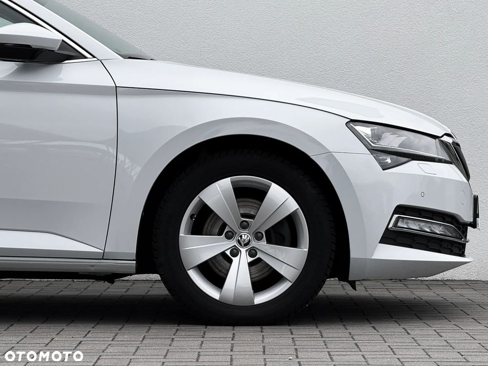Skoda Superb 2.0 TDI SCR Style DSG - 4