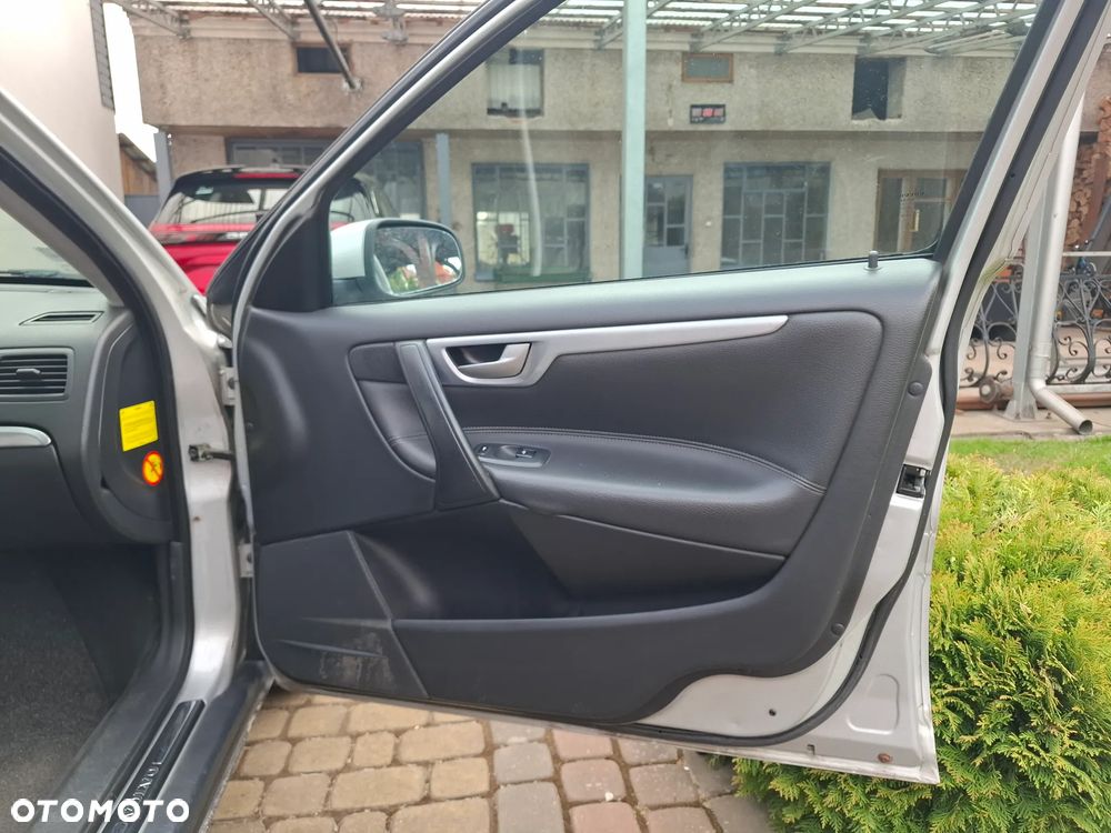 Volvo V70 2.4D - 17