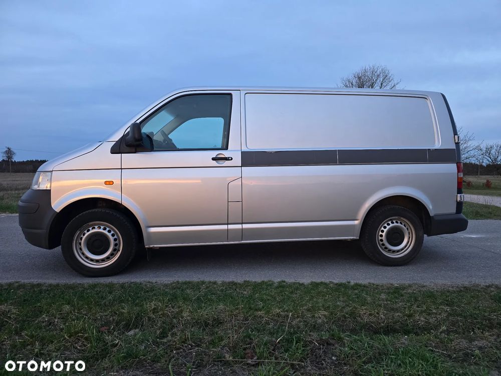 Volkswagen Transporter - 2
