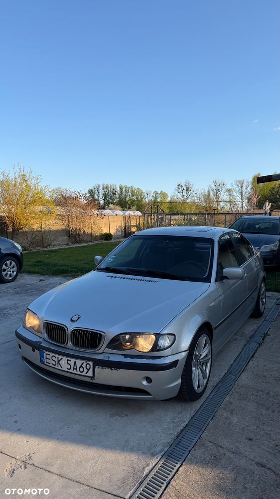 BMW Seria 3 325i - 1