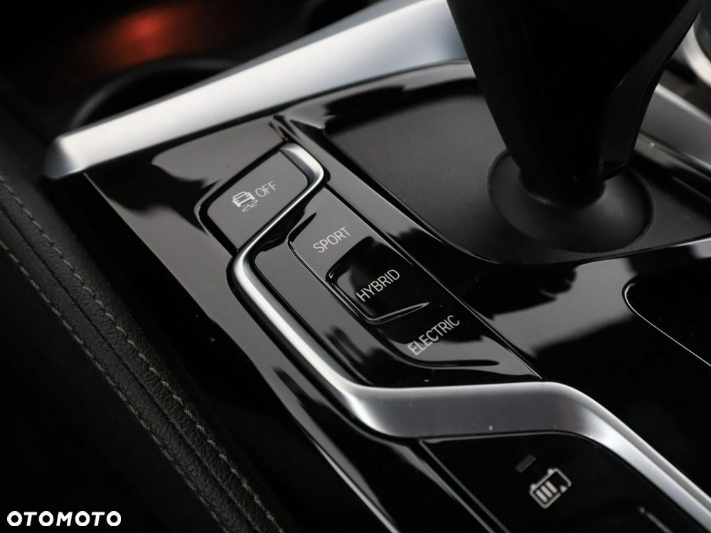 BMW Seria 5 530e xDrive Luxury Line - 34