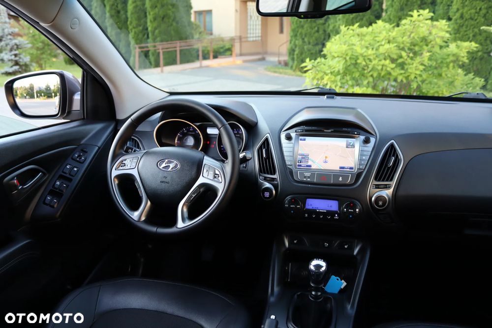 Hyundai ix35 1.6 2WD Fifa World Cup Edition - 24