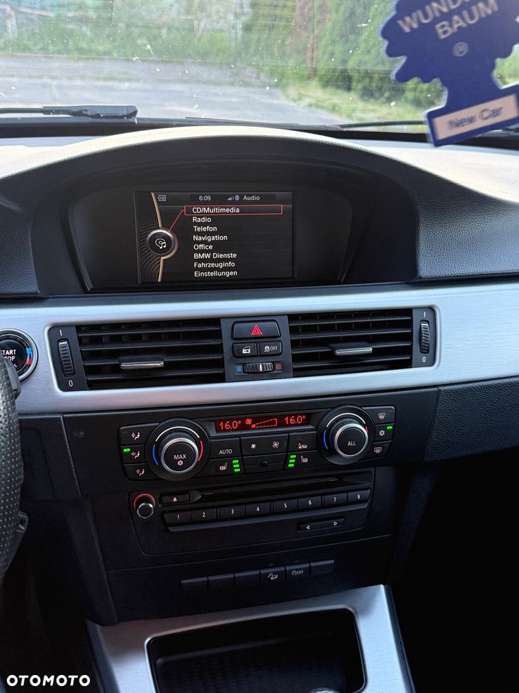 BMW Seria 3 320d xDrive DPF Edition Sport - 14