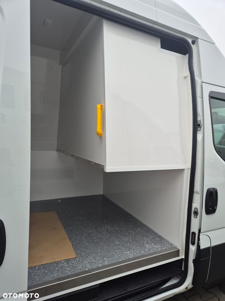 Iveco Daily 35S18HV chłodnia do -18 stopni! + łóżko - 13