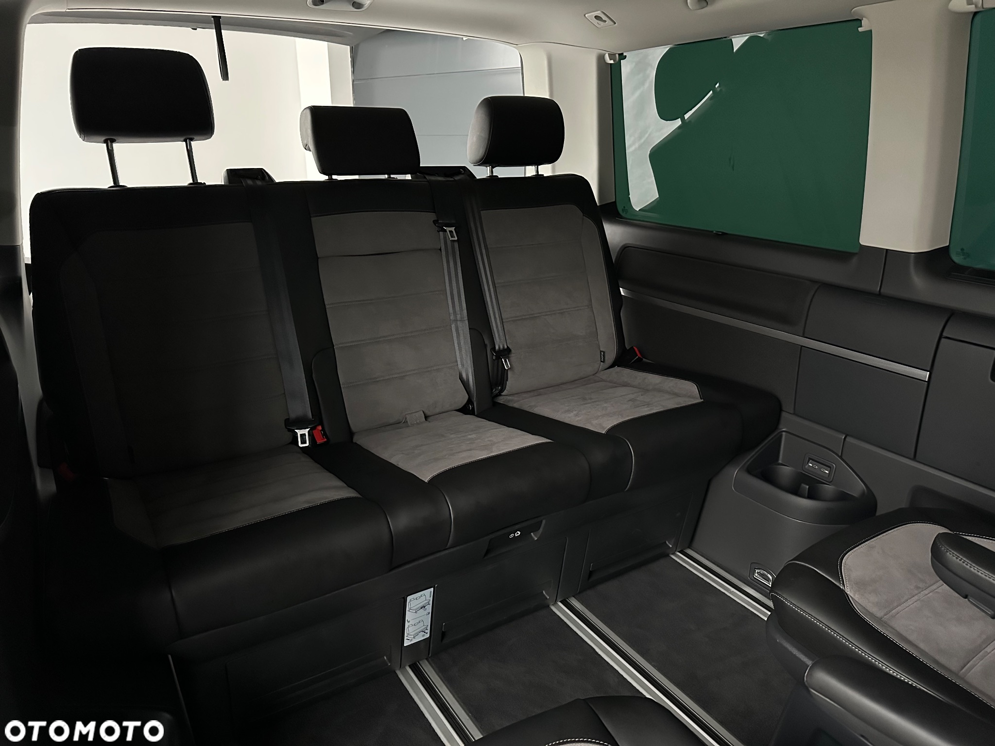 Volkswagen Multivan 2.0 TDI L1 Generation SIX DSG - 17