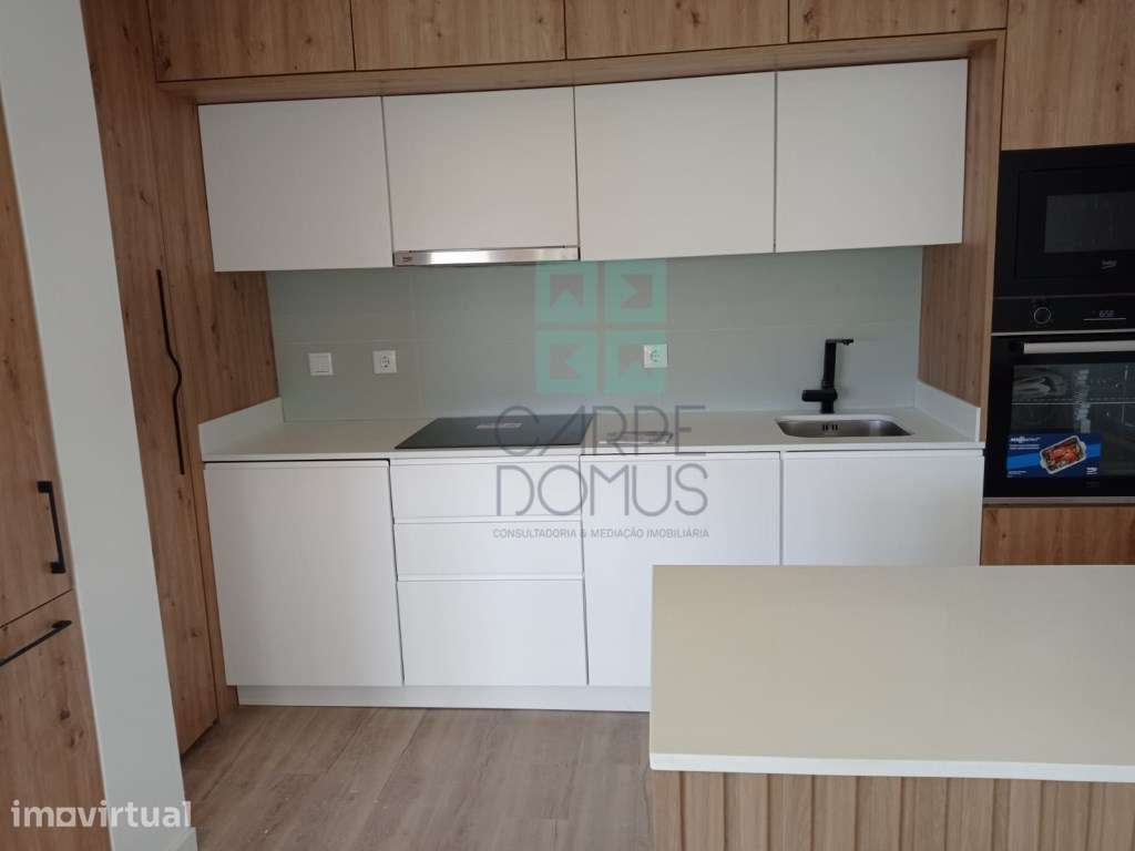 Apartamento T3, totalmente renovado, c/ varandas, na Avenida do Uru... - Grande imagem: 3/33