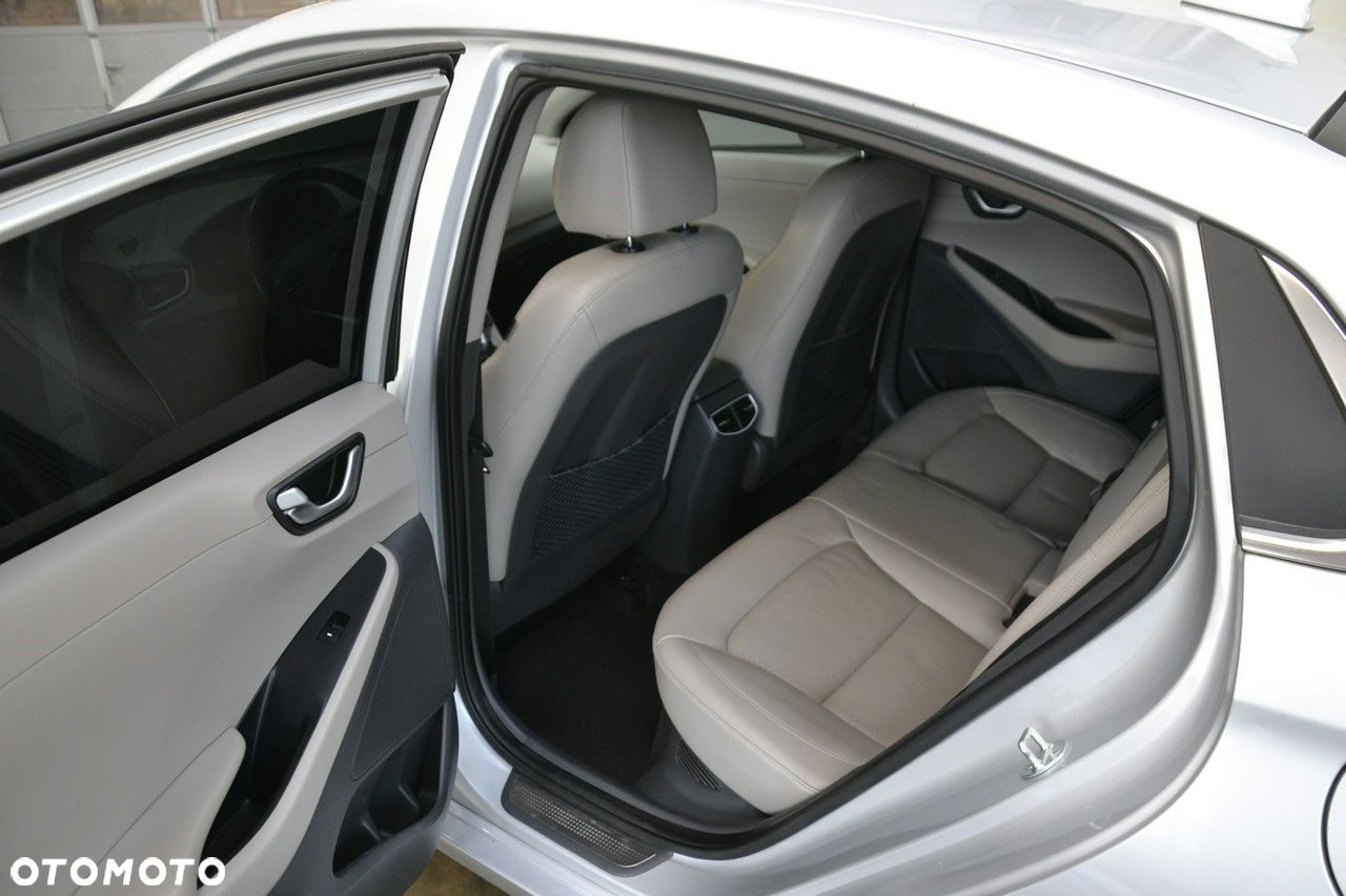 Hyundai IONIQ - 24