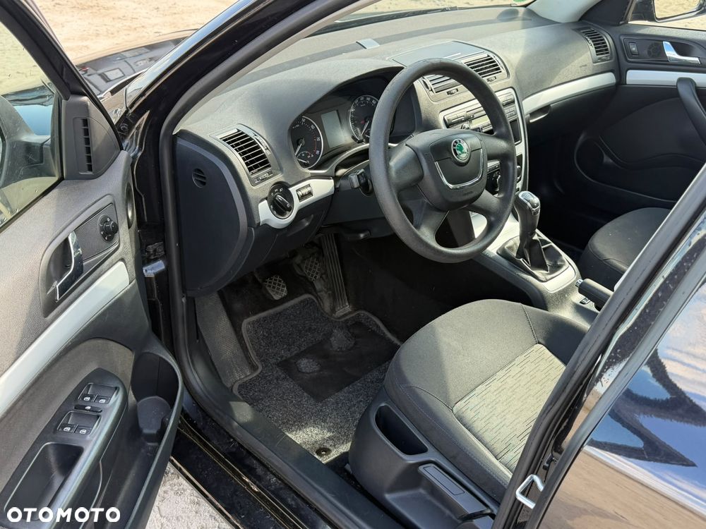 Skoda Octavia 1.6 Combi - 37