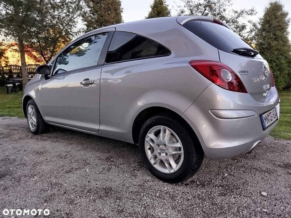 Opel Corsa 1.4 16V 150 Jahre - 26