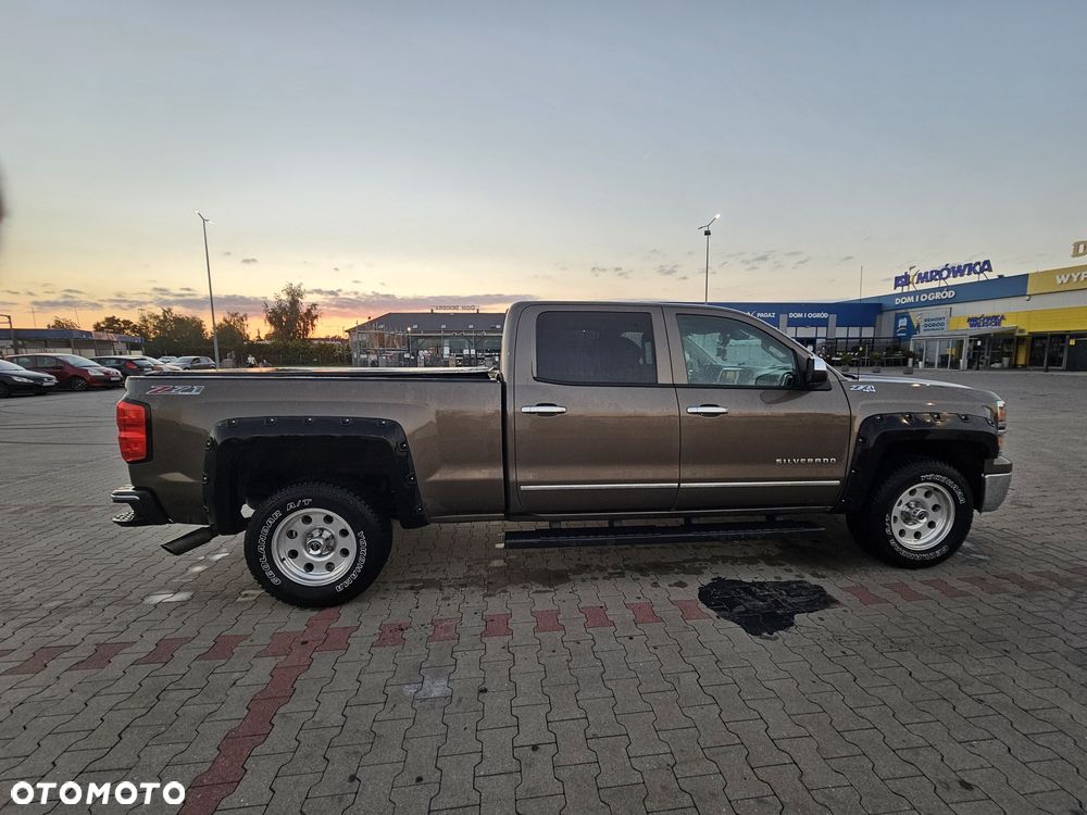 Chevrolet Silverado - 3