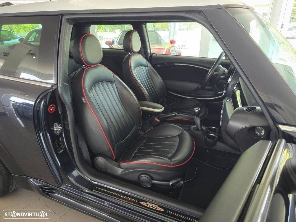 MINI 3 Portas John Cooper Works - 25