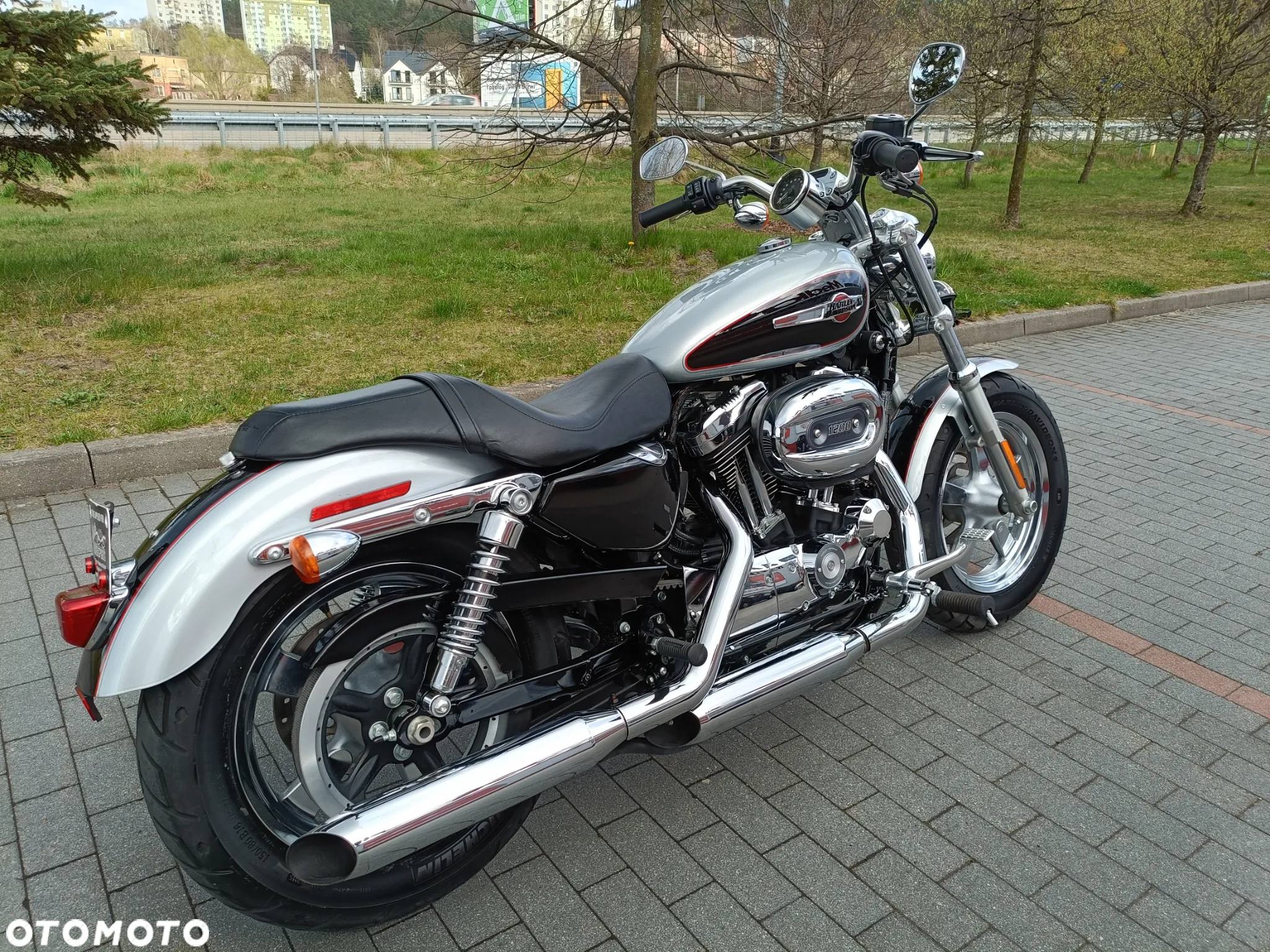 Harley-Davidson Sportster Custom 1200C - 4