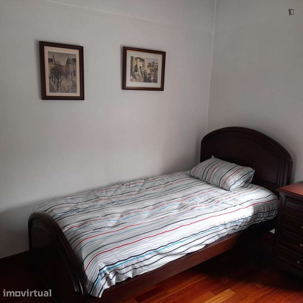 Quarto - localizado em Carnide Lisbon - Grande imagem: 3/17