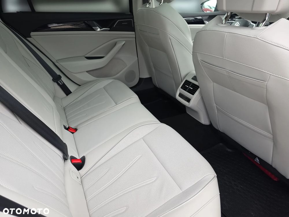 Volkswagen Passat Variant 1.5 TSI EVO Elegance DSG - 14