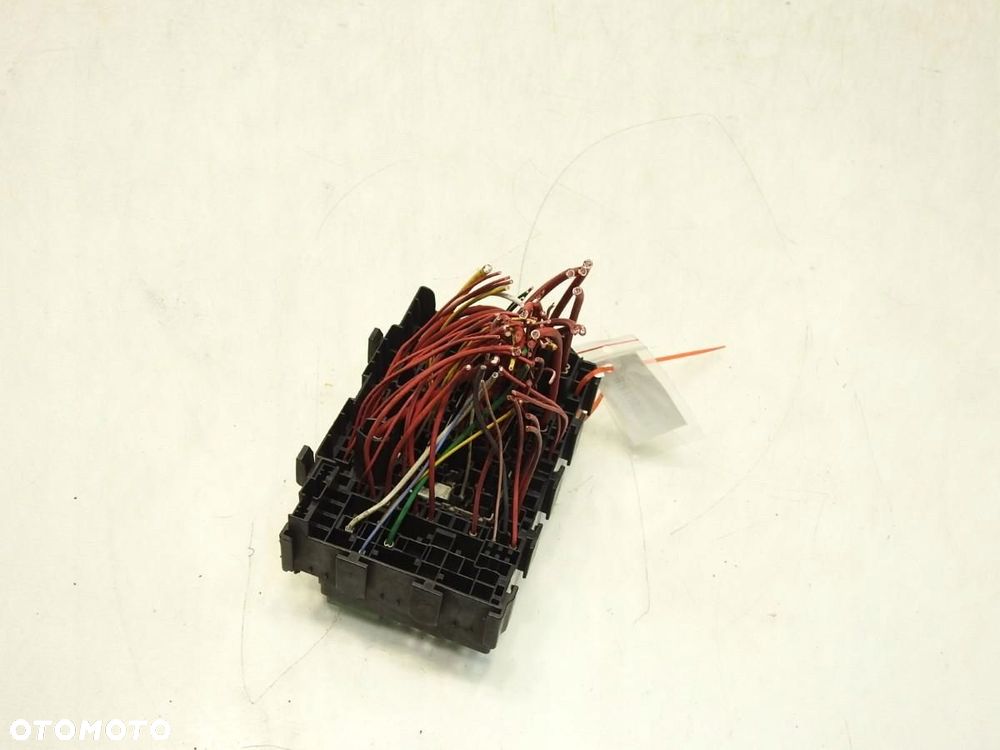 SKRZYNKA BEZPIECZNIKÓW RENAULT MEGANE IV 1.2 TCE 243800453R - 3