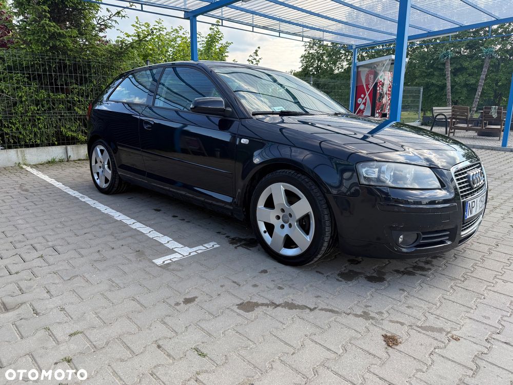 Audi A3 3-drzwiowe 1.6 FSI Ambition - 3