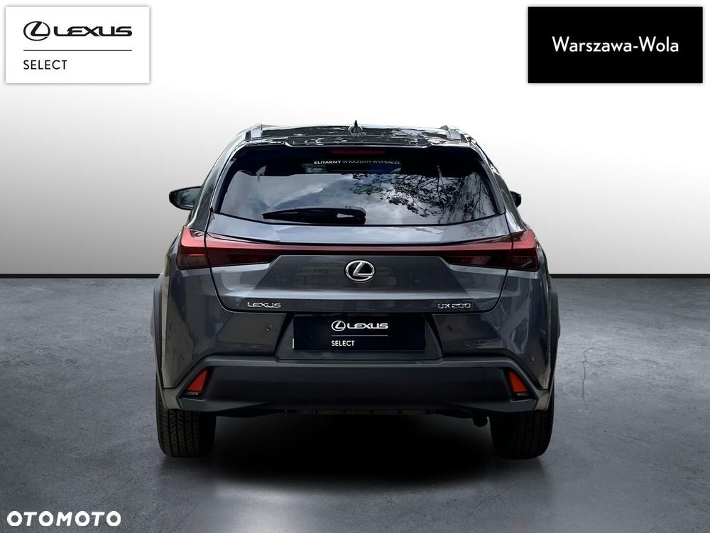 Lexus UX - 4