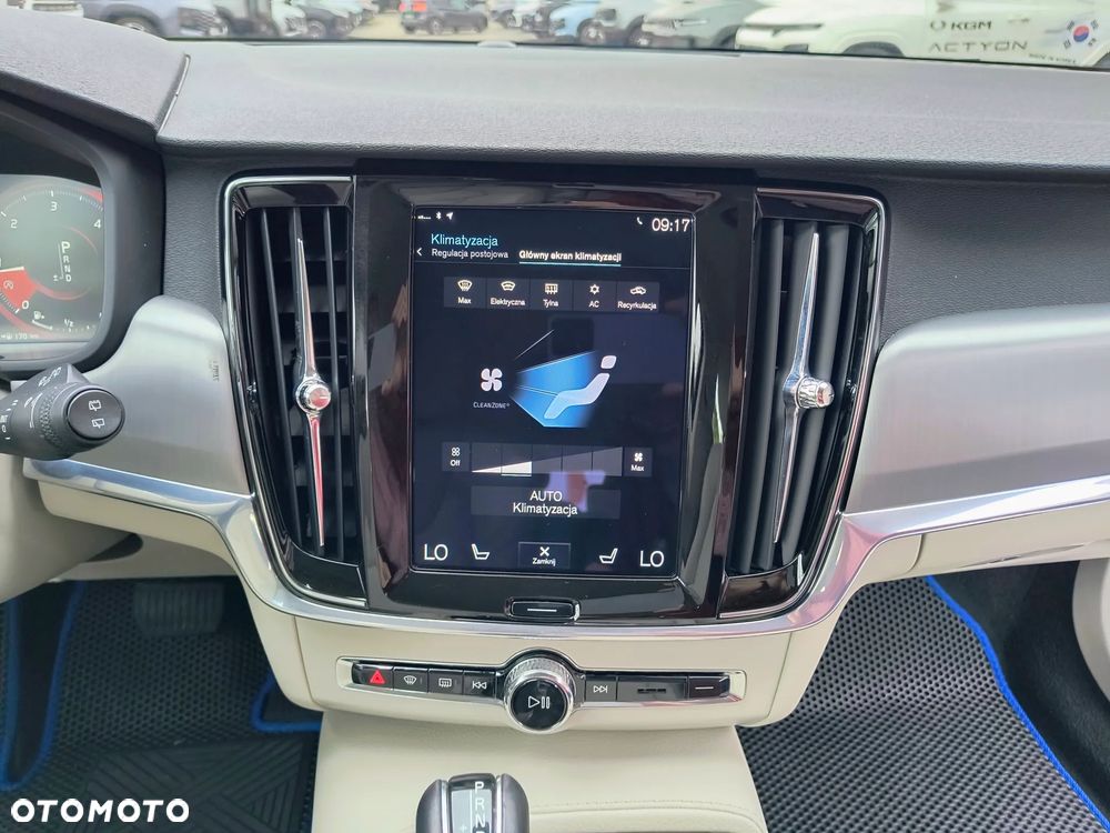 Volvo V90 D4 Momentum Pro - 19