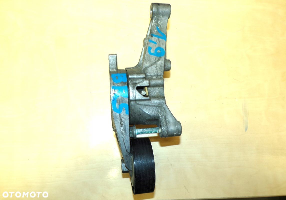 VW T5 1.9 TDI 06- NAPINACZ PASKA WIELOROWKOWEGO ROLKA - 1