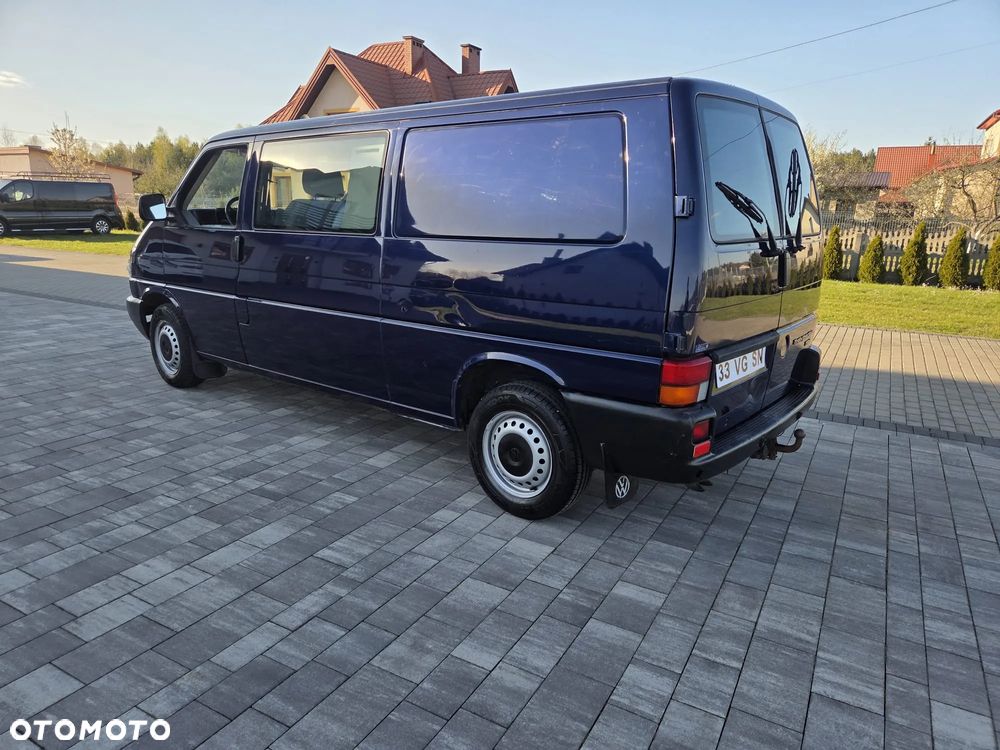 Volkswagen T4 2.5TDI 102KM LONG ORYGINAŁ PRZEBIEG ZADBANY DUBEL KABINA - 4