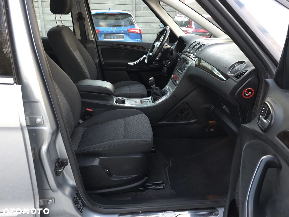 Ford Galaxy 2.0 Ghia - 11