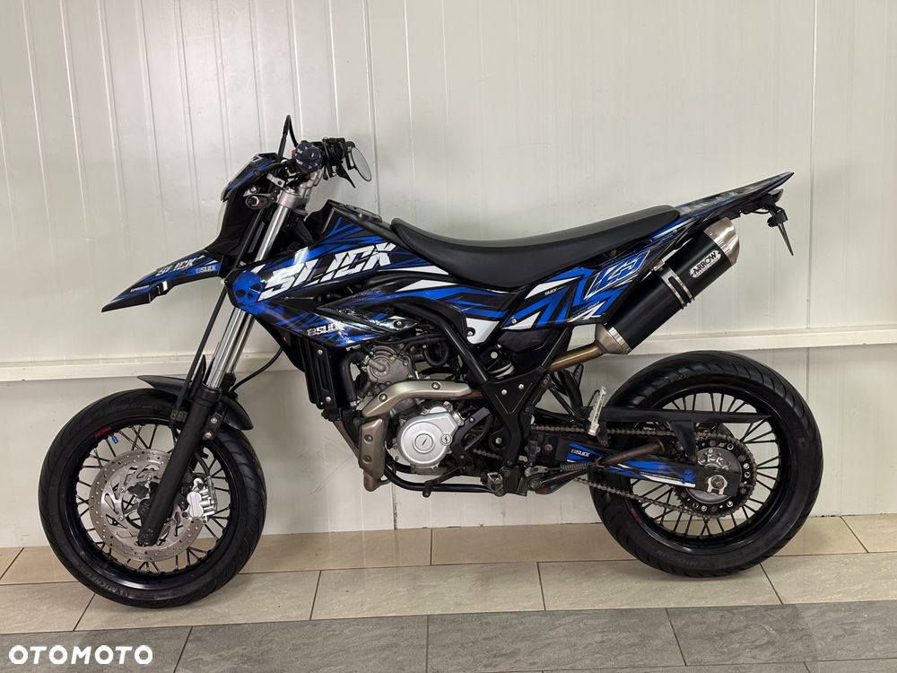 Yamaha WR - 6