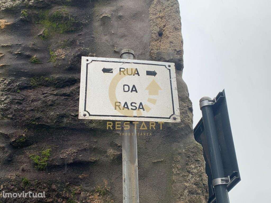 APT T1, último piso, varanda, poente, lugar de garagem, próximo ao Met - Grande imagem: 3/25