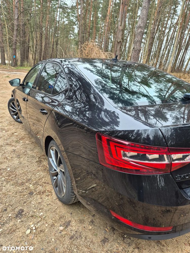 Skoda Superb 2.0 TDI 4x4 L&K DSG - 4