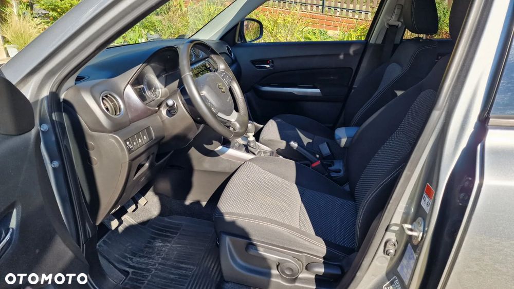 Suzuki Vitara 1.4 Boosterjet Premium 2WD - 9