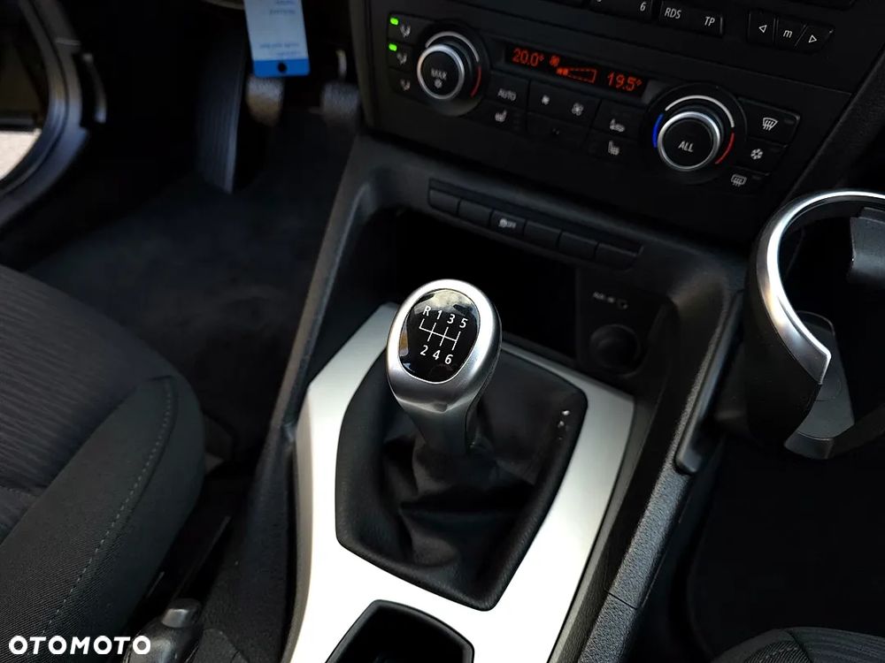 BMW X1 sDrive18i xLine - 30