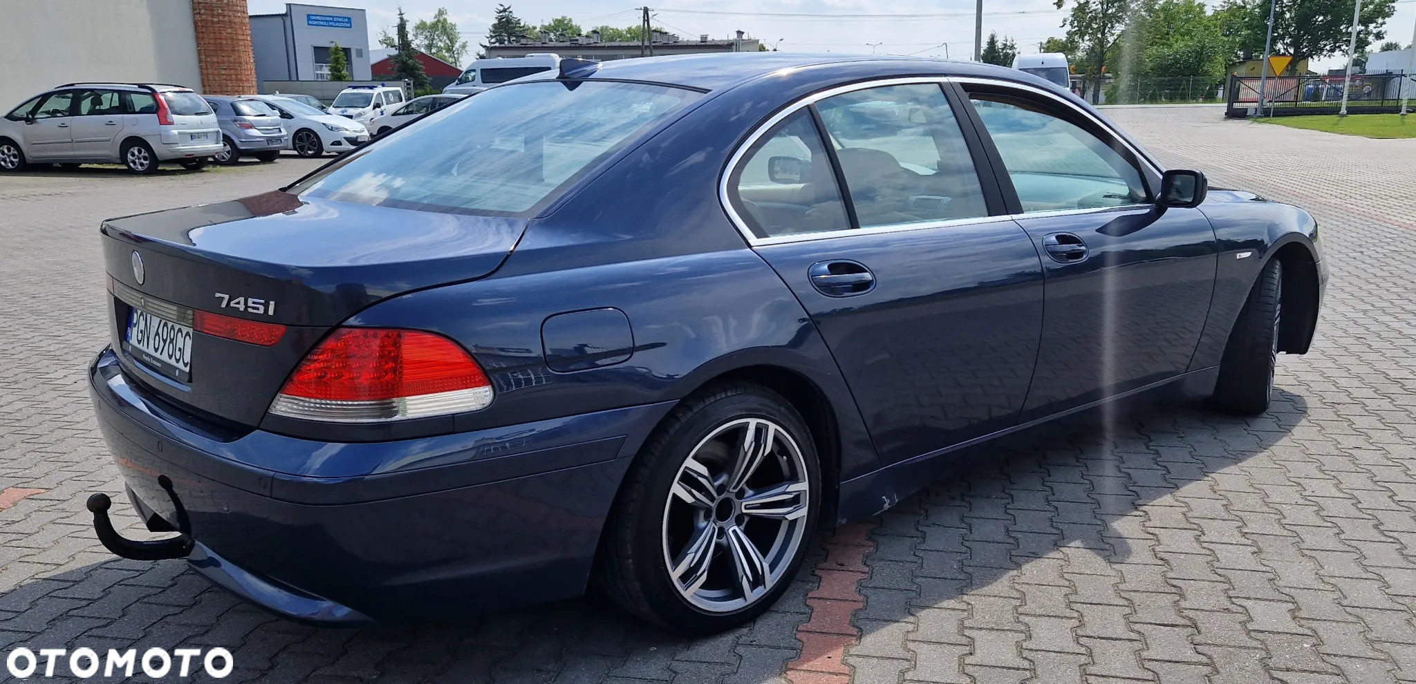 BMW Seria 7 745i - 13