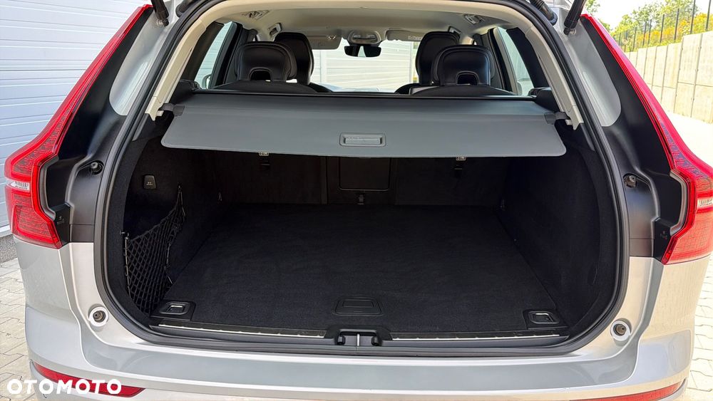 Volvo XC 60 B4 D AWD Geartronic Momentum Pro - 13