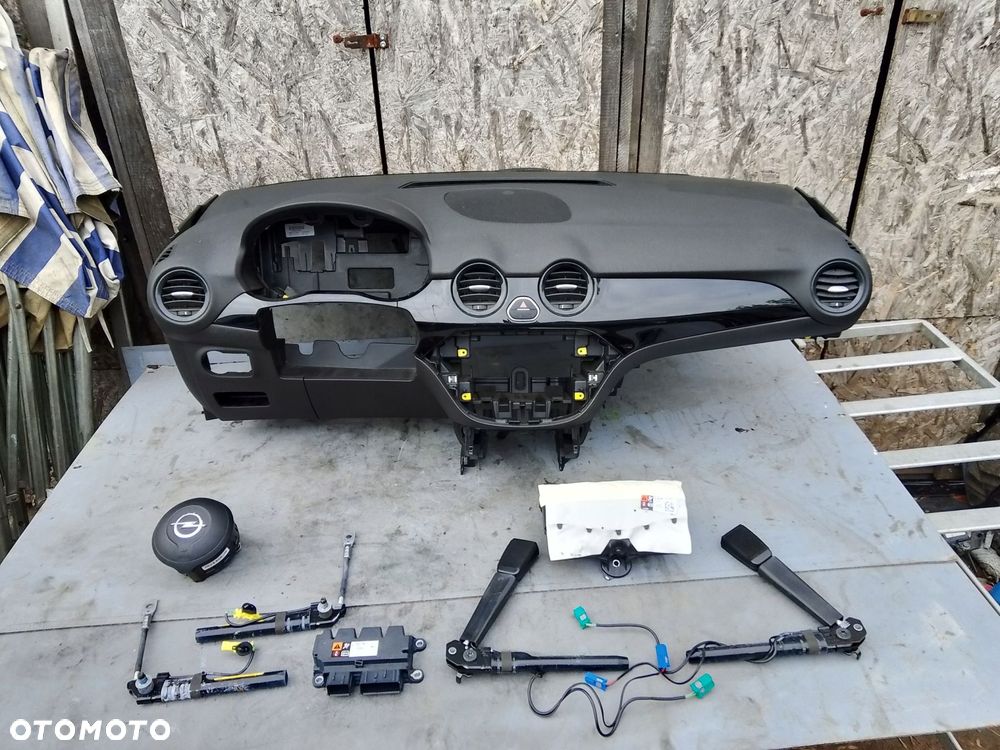 deska rozdzielcza airbag sensor napinacze opel adam