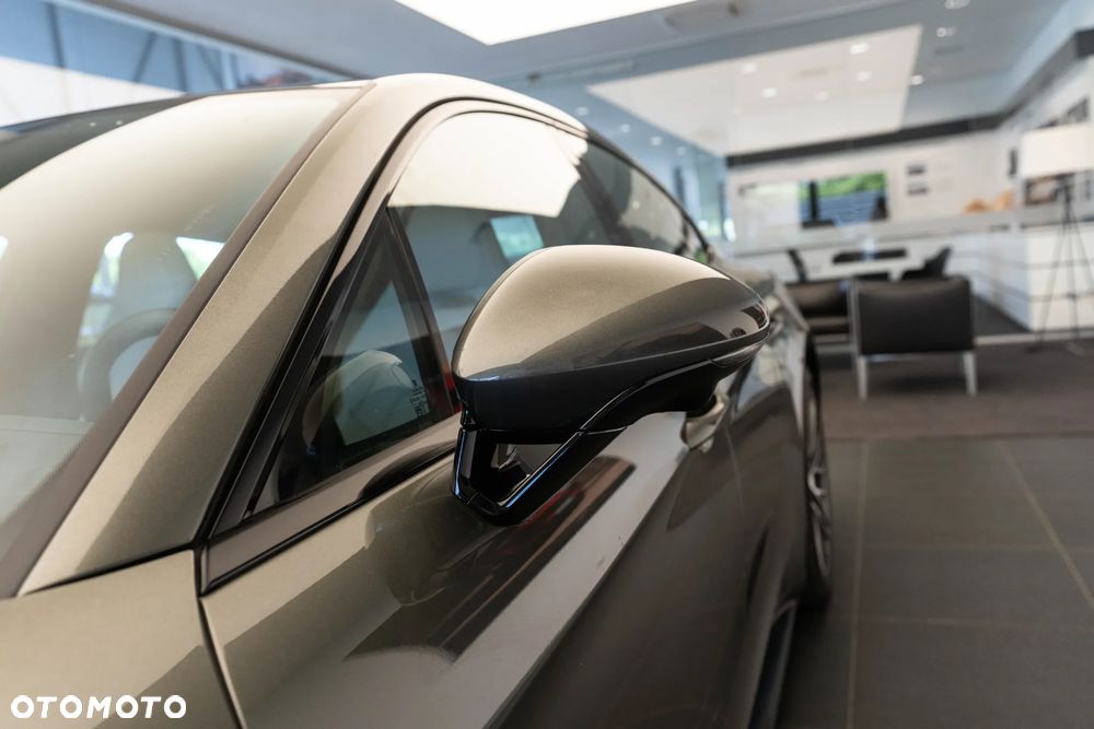 Porsche Panamera 4 E-Hybrid - 33
