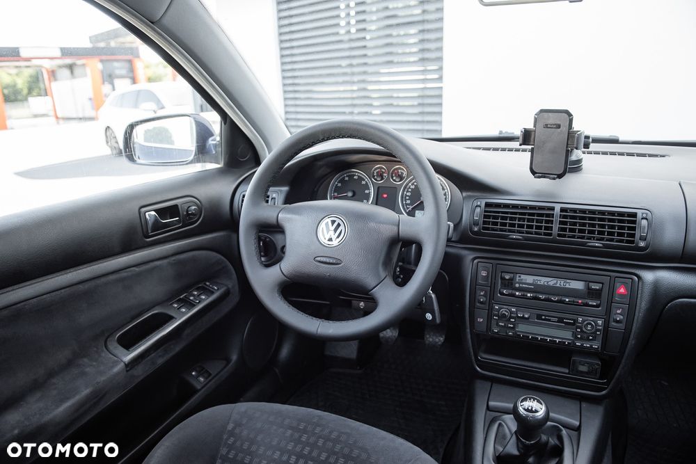 Volkswagen Passat - 21