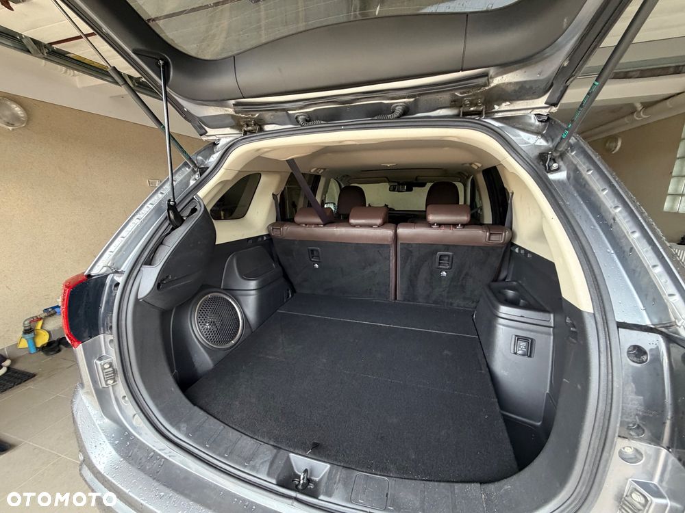 Mitsubishi Outlander Intense + - 12