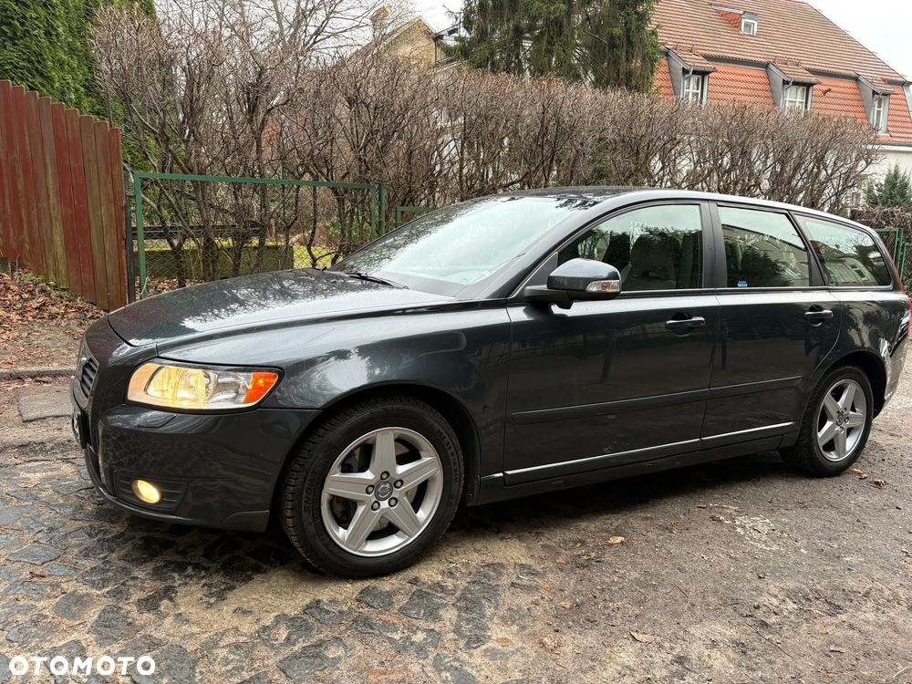Volvo V50 - 1